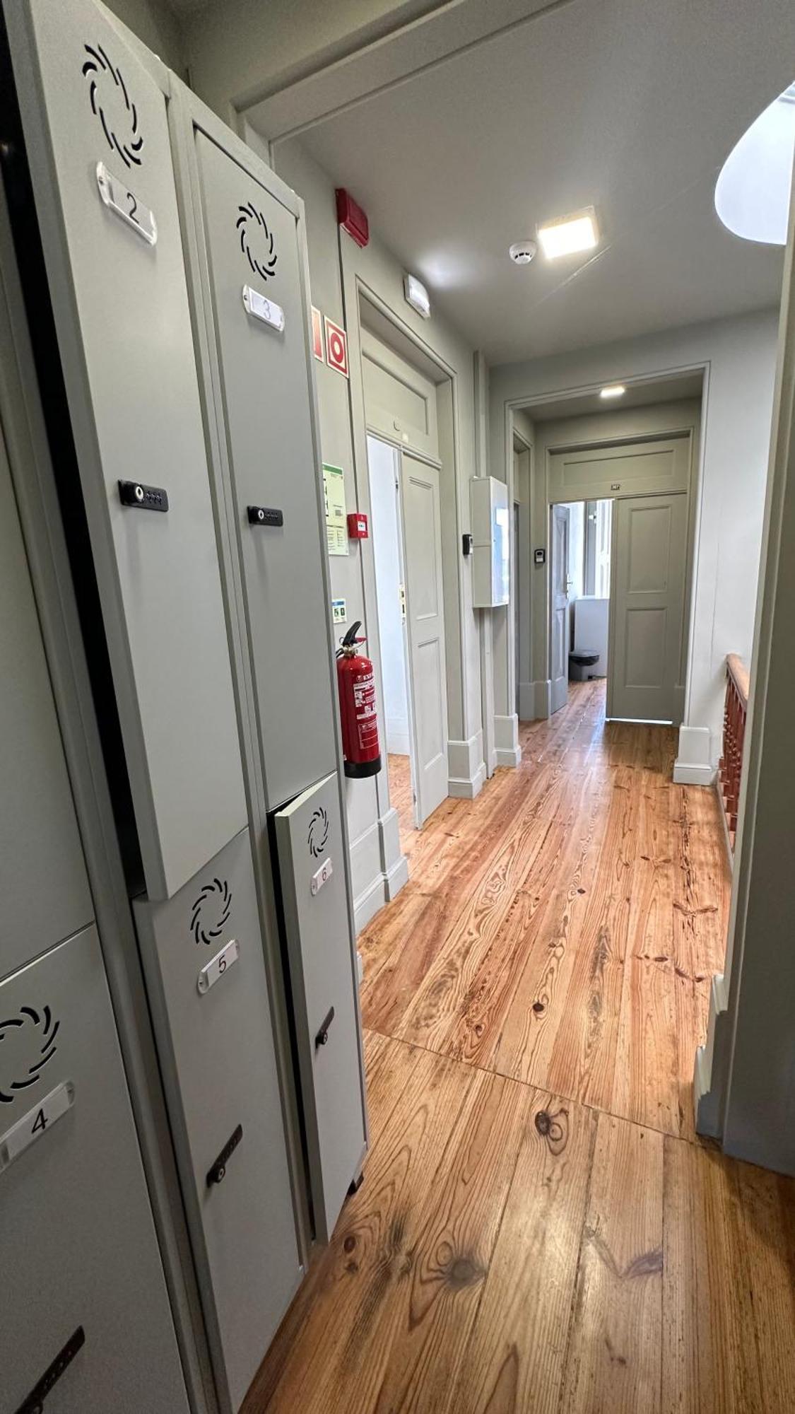 A Beira Hostel Авейру Экстерьер фото