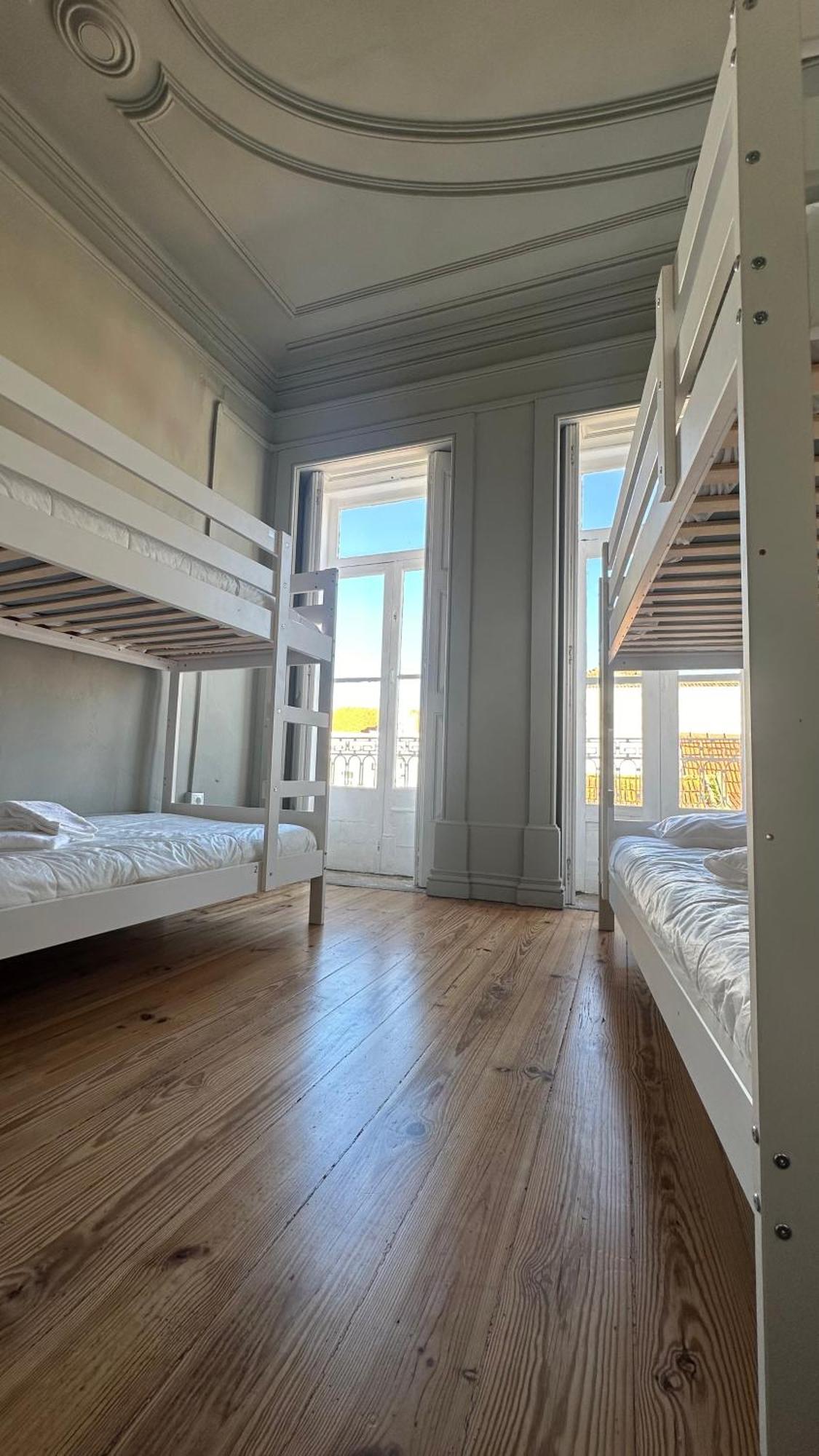 A Beira Hostel Авейру Экстерьер фото