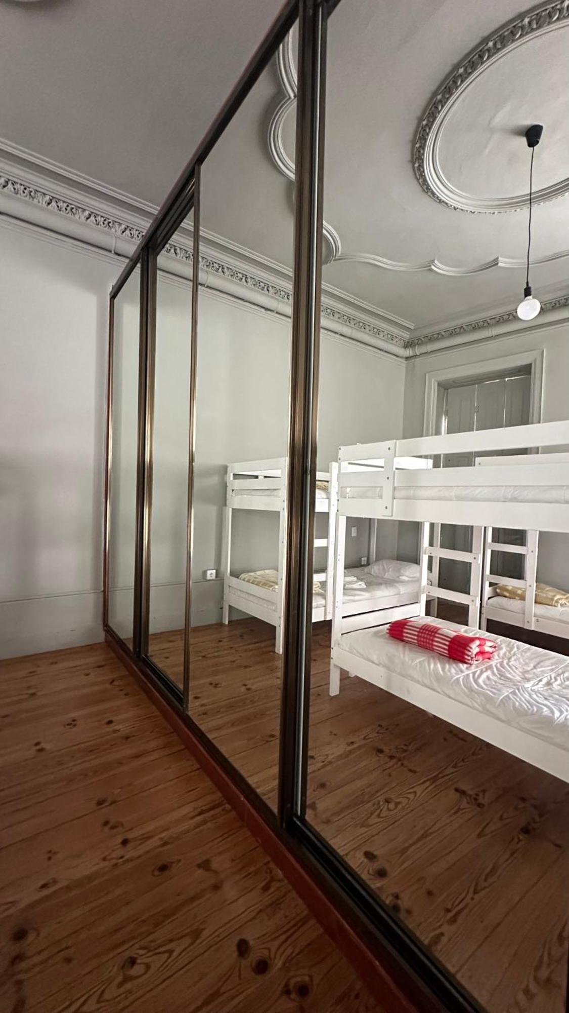 A Beira Hostel Авейру Экстерьер фото
