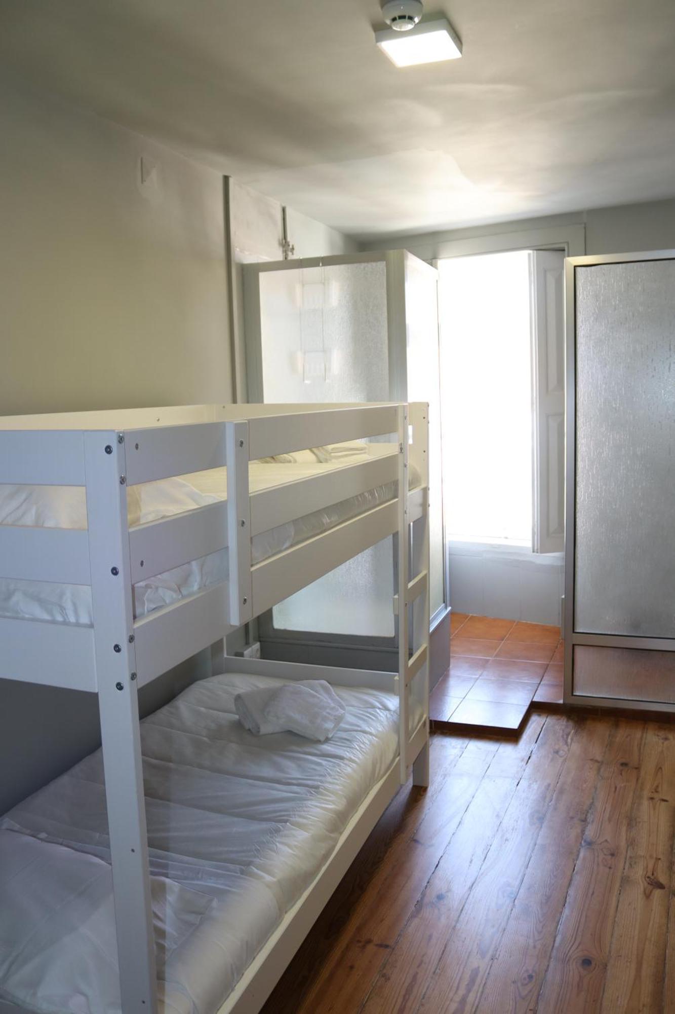 A Beira Hostel Авейру Экстерьер фото